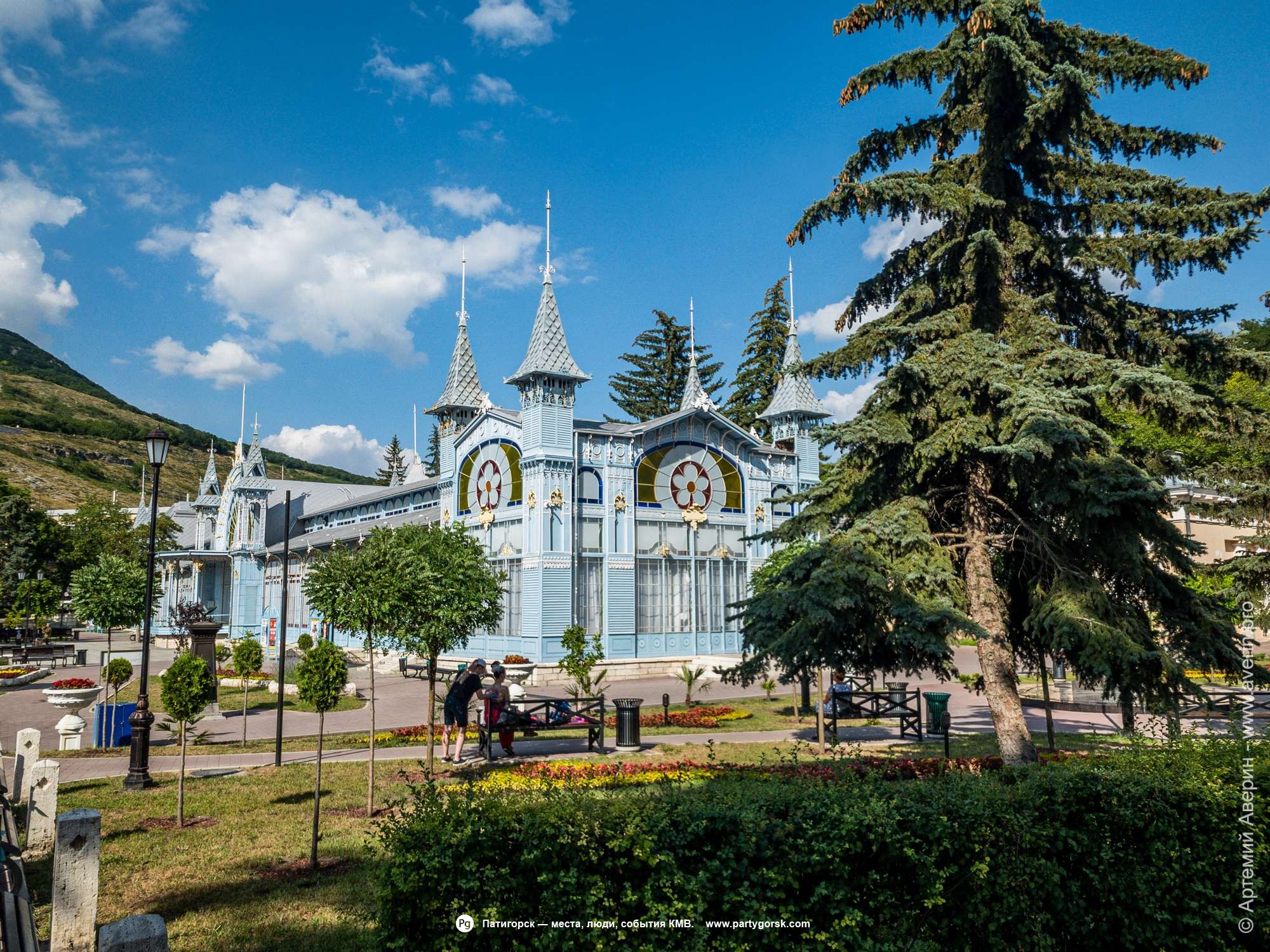 Грот Дианы - одна из живописных памяток города Пятигорска